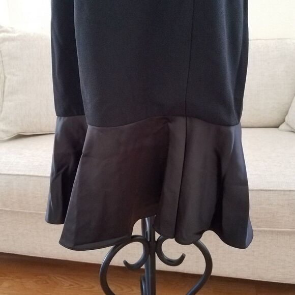 Vince Camuto Cross Back Crepe & Satin Dress - Picture 4 of 8